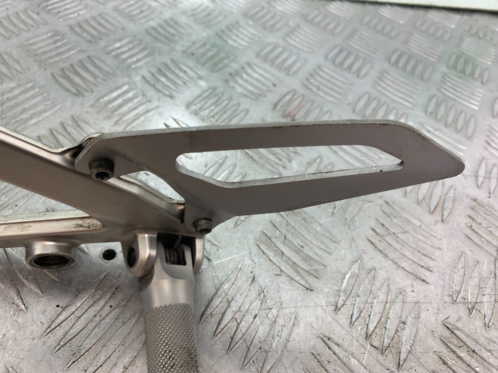 DUCATI 1299 PANIGALE FRONT LEFT HANGER AND PEG  YEAR 2016 (CMB 1187)