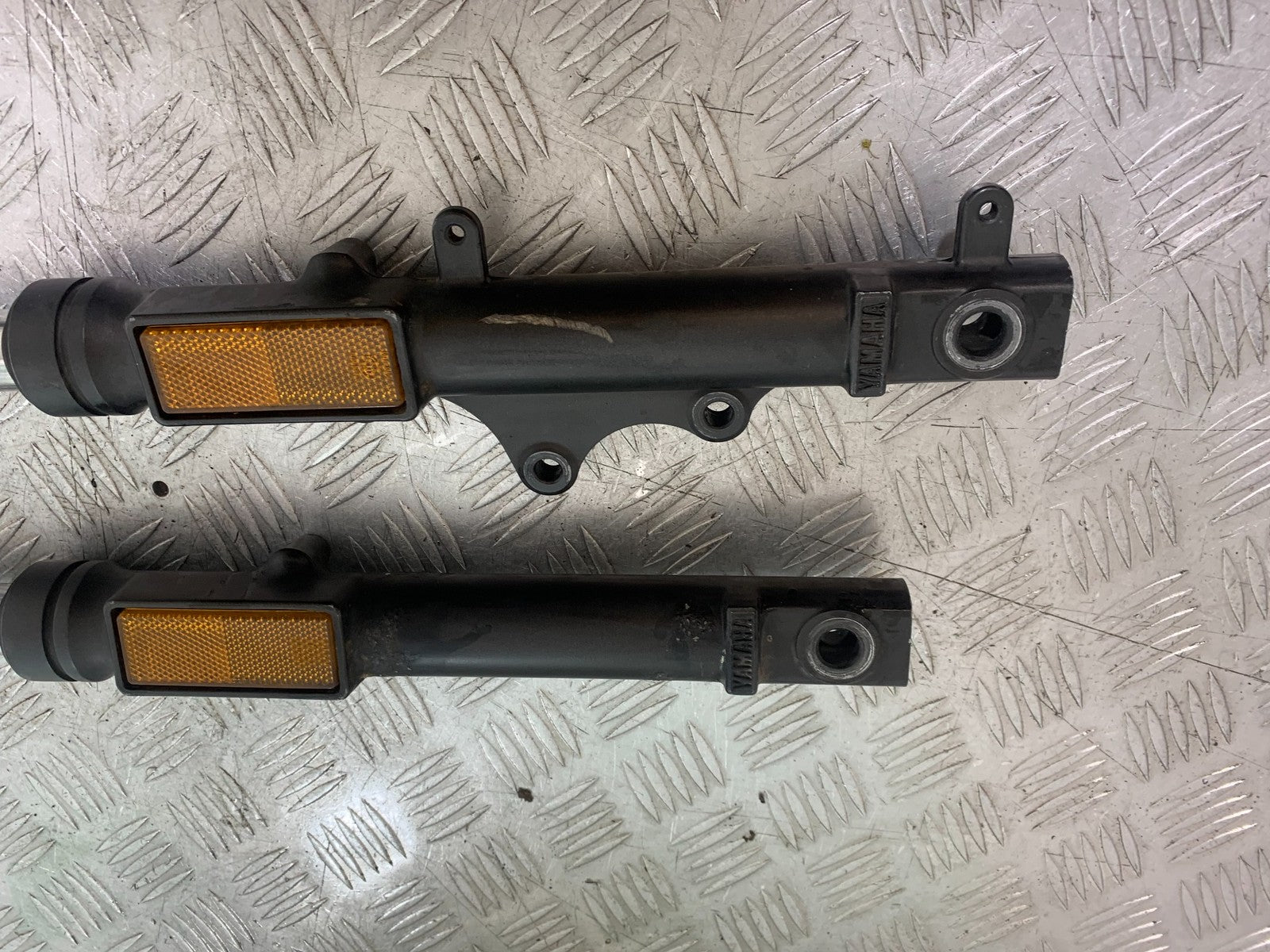YAMAHA YS125 YS 125 FORKS YEAR 2017-2021 (CMB1321)