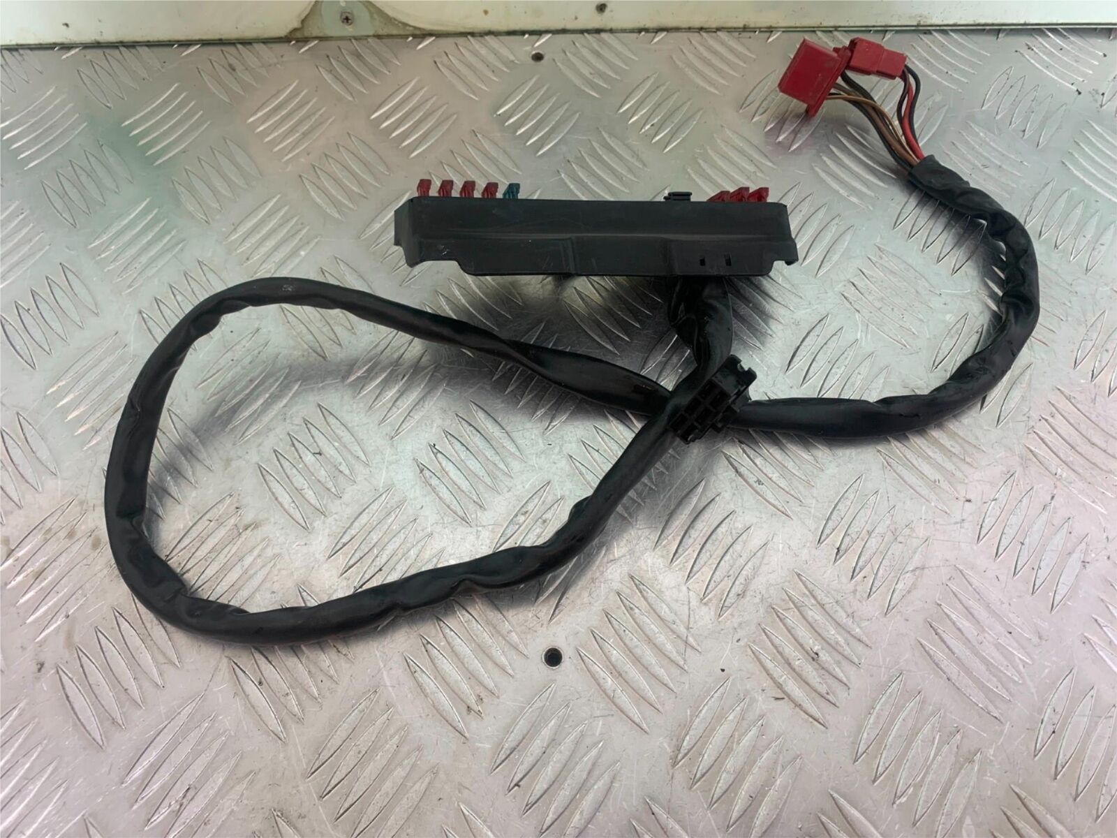 HONDA VFR400 VFR 400 NC21 FUSE BOX   YEAR 1986-87 (CMB1043)