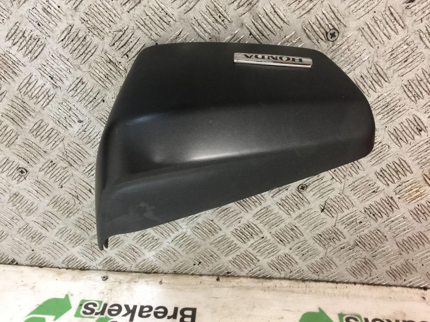 HONDA VT750 SHADOW PHANTOM RIGHT SEAT PANEL YEAR 2014 (STOCK 761)