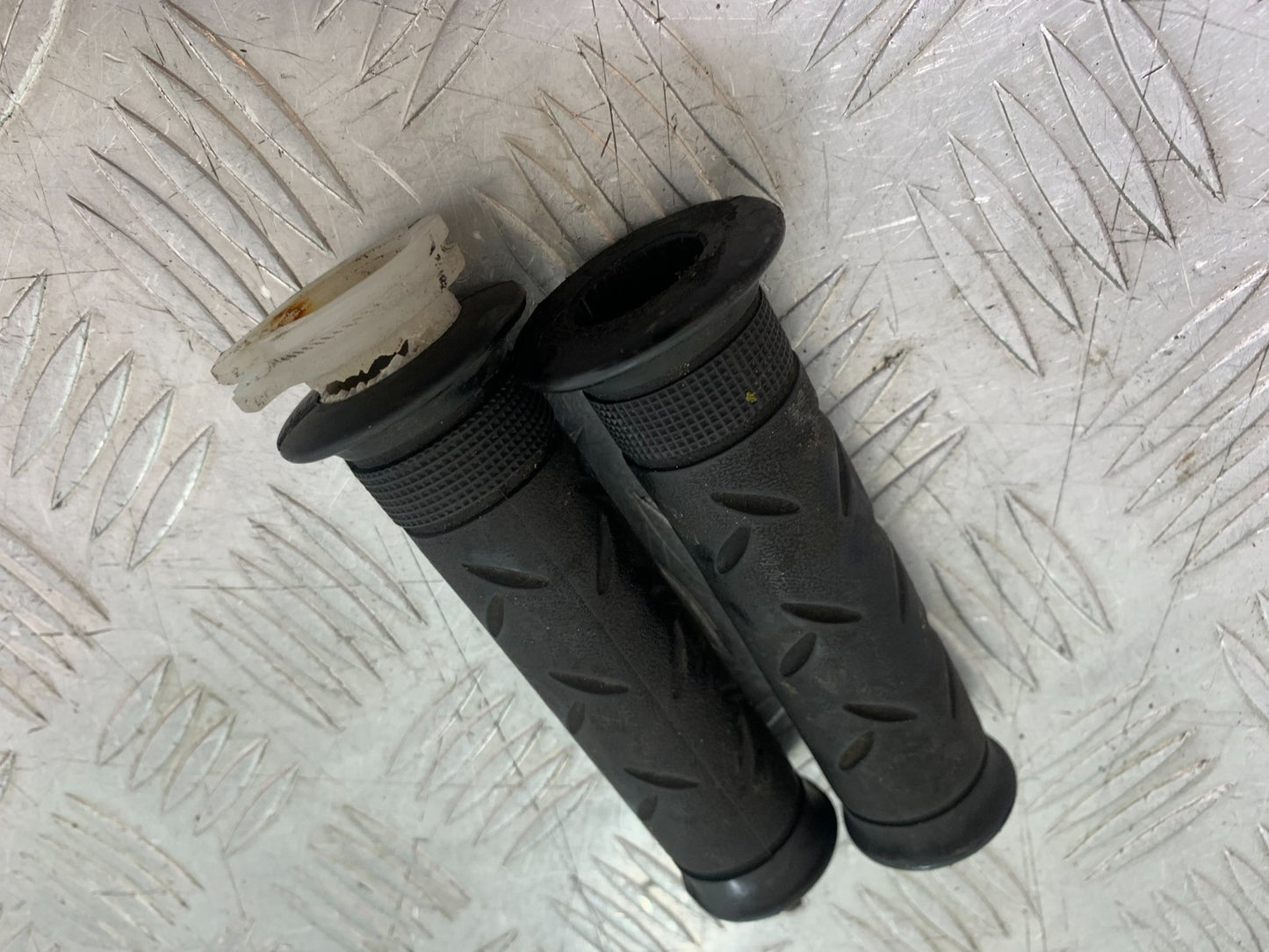 HONDA CBF125 CBF 125 THROTTLE TWIST GRIP   YEAR 2009-14 (CMB1182)