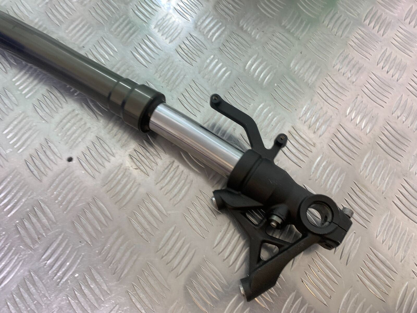 KAWASAKI Z1000 Z 1000 SX RIGHT FORK (BENT) YEAR 2011-13 (CMB1000)