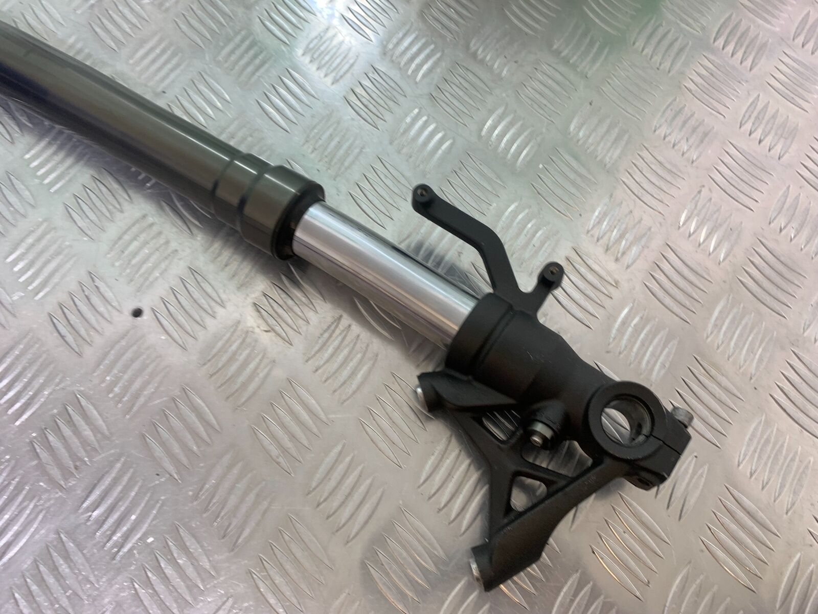 KAWASAKI Z1000 Z 1000 SX RIGHT FORK (BENT) YEAR 2011-13 (CMB1000)