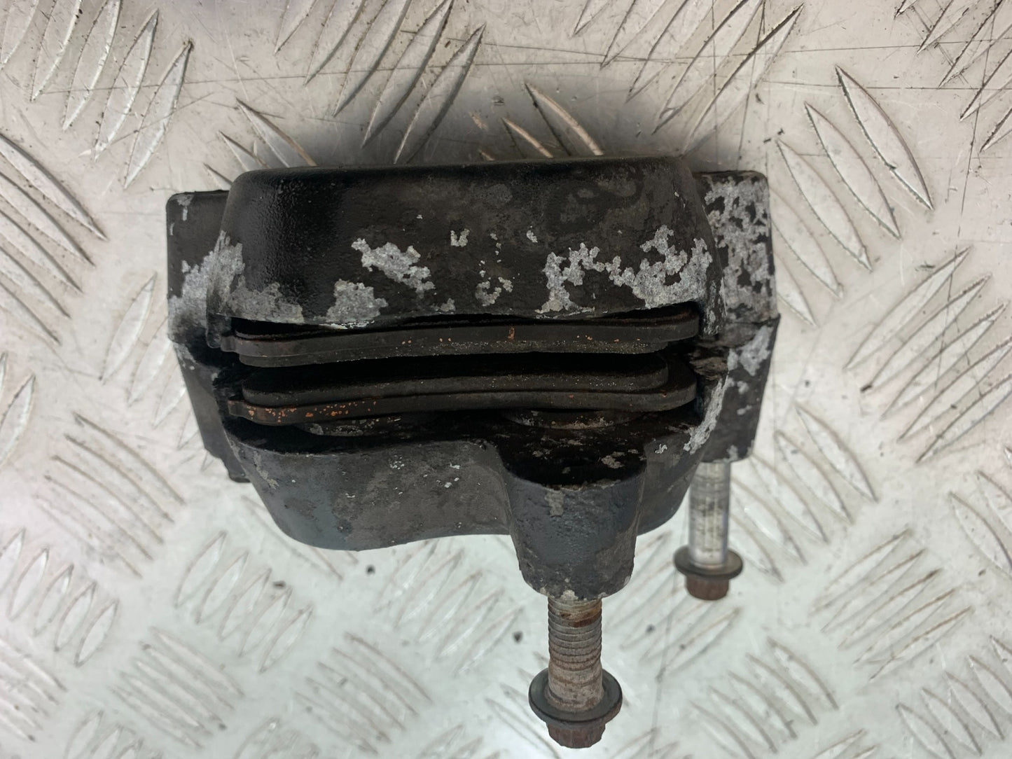 HARLEY DAVIDSON FXS BLACKLINE 1585 FRONT BRAKE CALIPER YEAR 2012 (CMB1147)