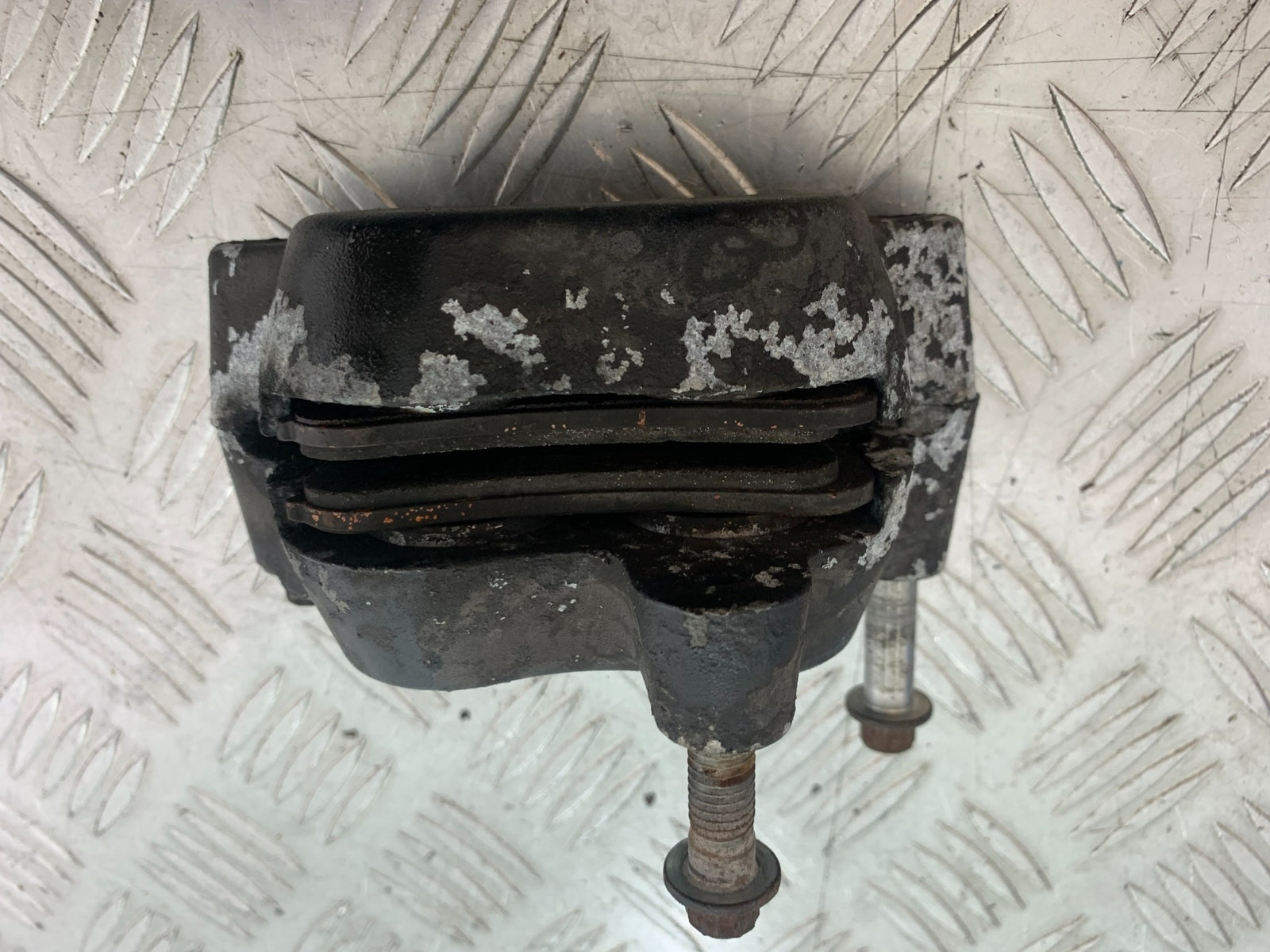 HARLEY DAVIDSON FXS BLACKLINE 1585 FRONT BRAKE CALIPER YEAR 2012 (CMB1147)