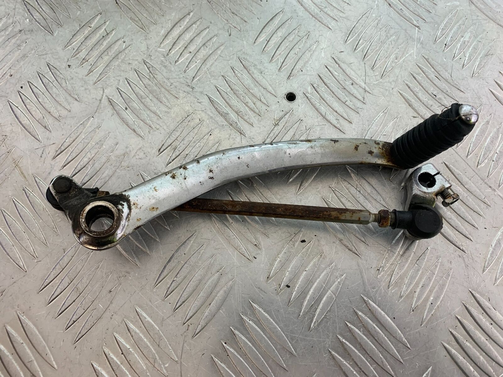 SUZUKI VS1400 VS 1400 INTRUDER GEAR LEVER  YEAR 1988 (CMB1077)