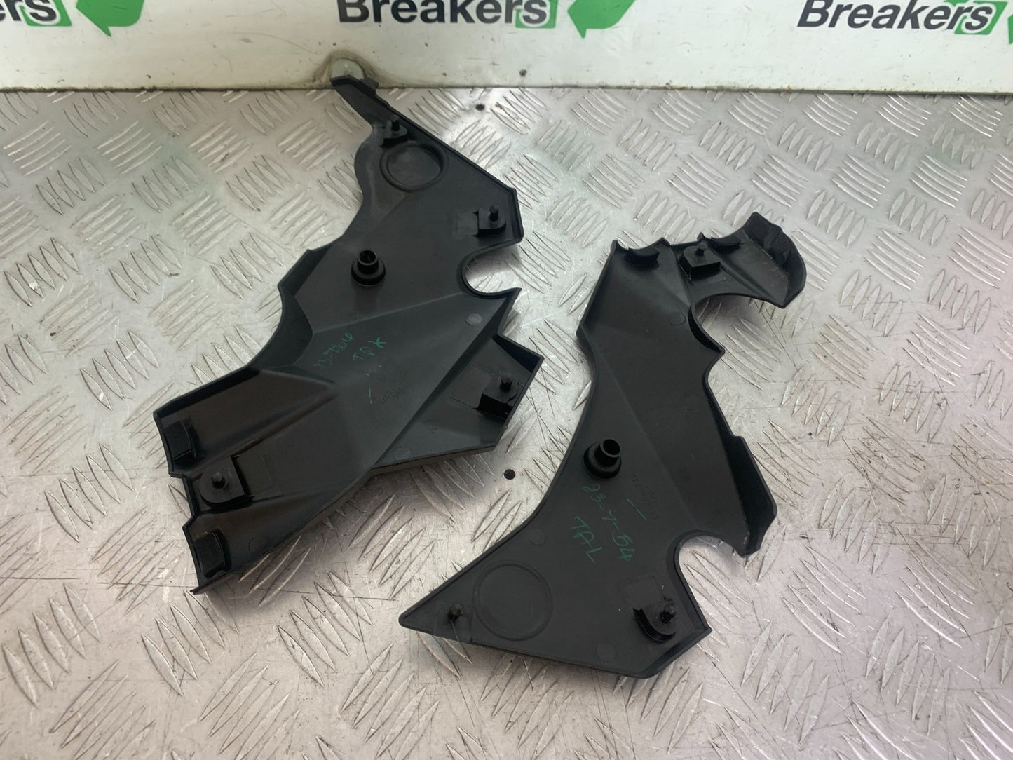 KAWASAKI ER6 N LEFT AND RIGHT FRAME COVERS   YEAR 2012-2017 (CMB1324)