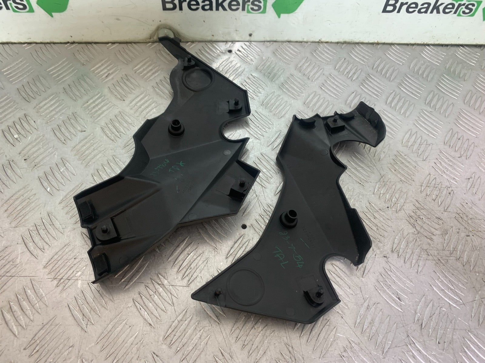KAWASAKI ER6 N LEFT AND RIGHT FRAME COVERS   YEAR 2012-2017 (CMB1324)