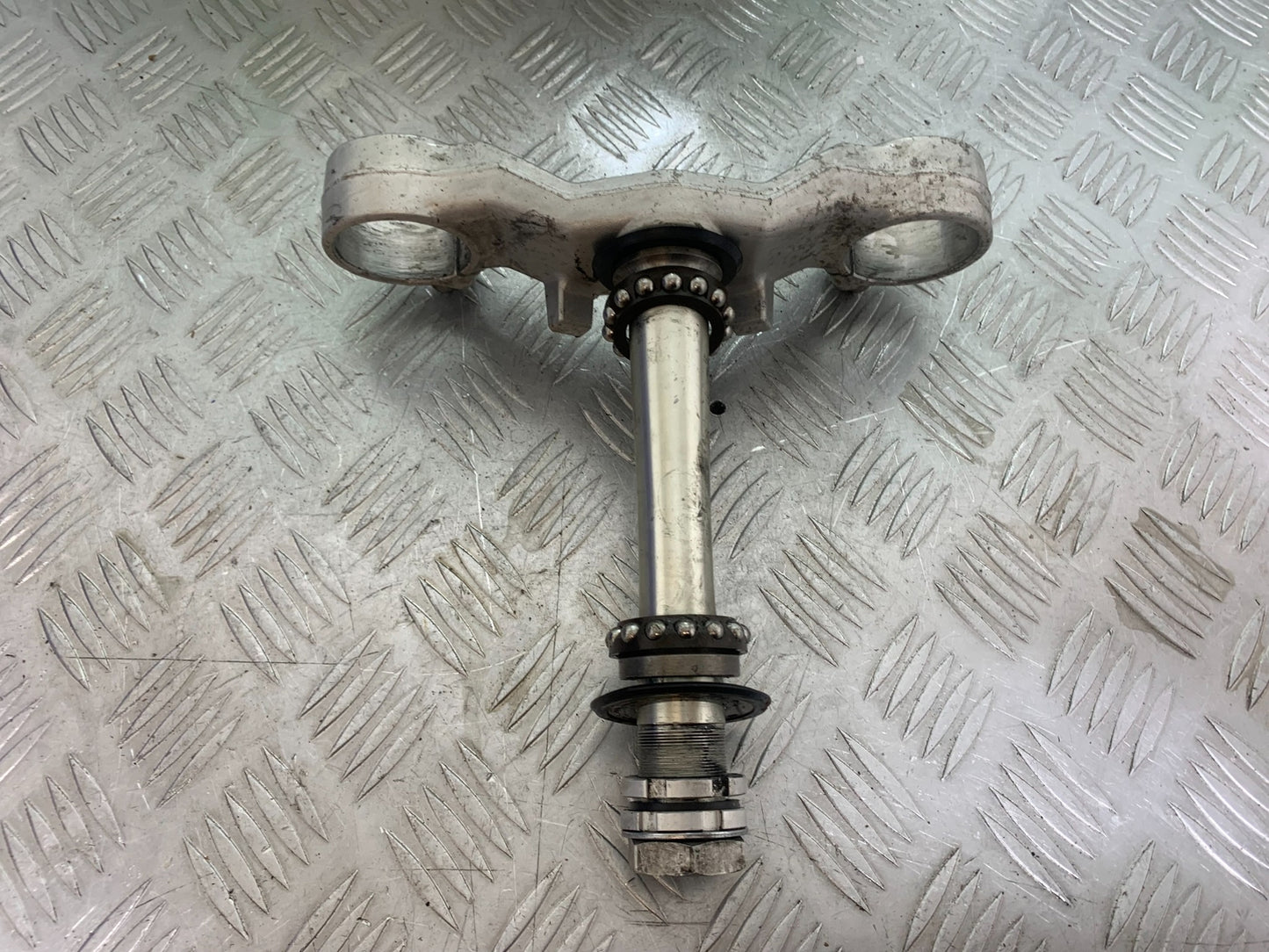 YAMAHA YZF R1 BOTTOM YOKE   YEAR 2004-2006 (CMB1155)
