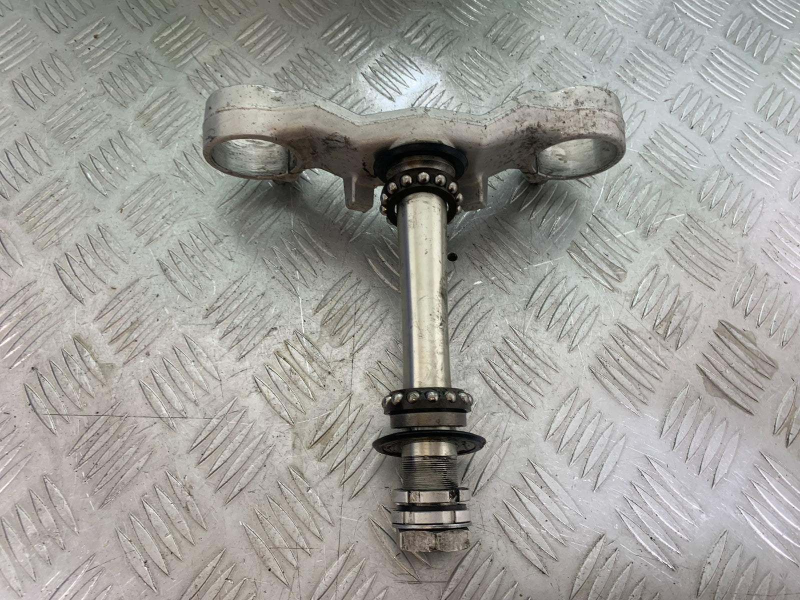 YAMAHA YZF R1 BOTTOM YOKE   YEAR 2004-2006 (CMB1155)