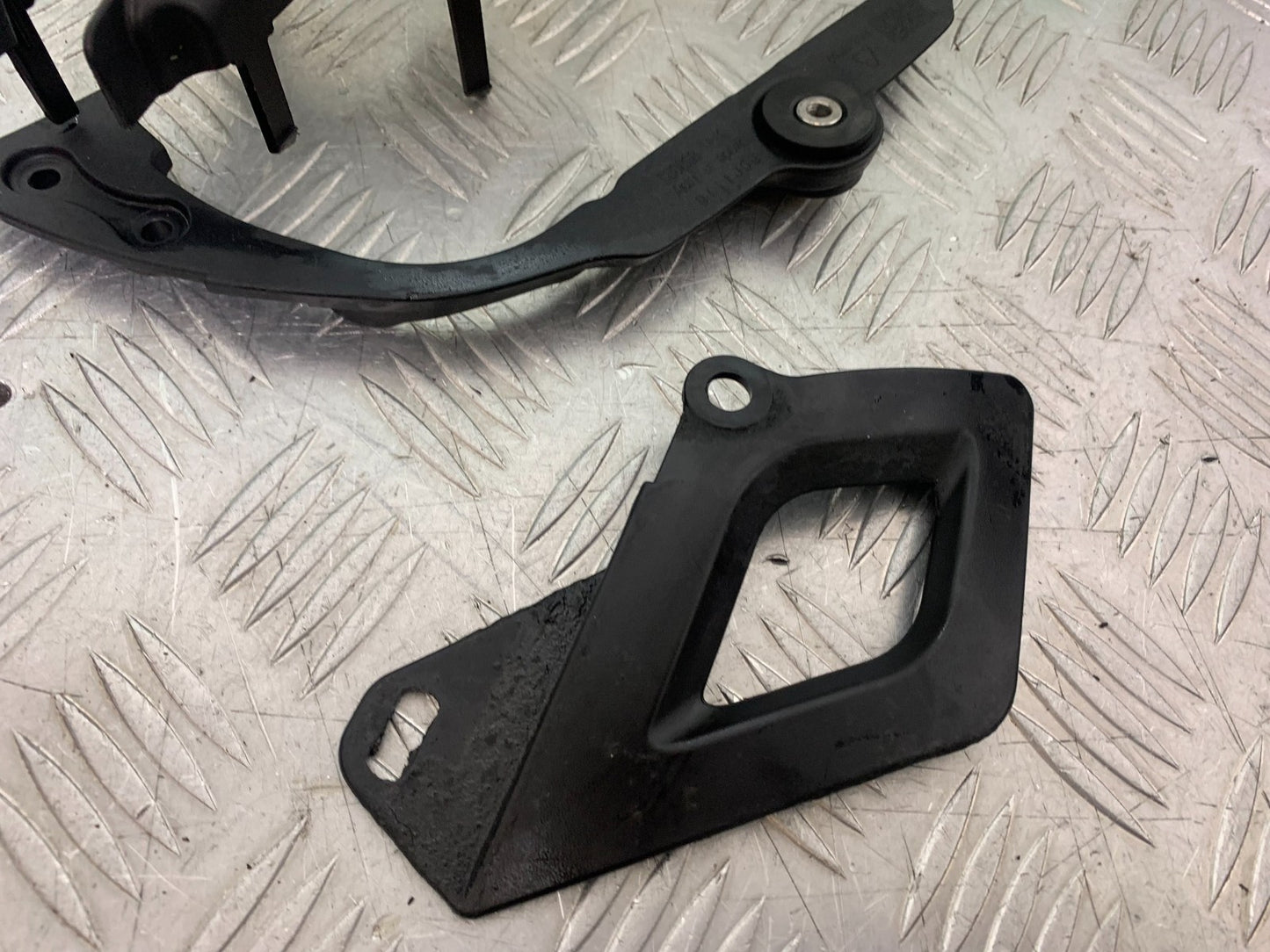 APRILIA TUONO 1000 V4 INFILL PANELS YEAR 2013-2014  (CMB1239)