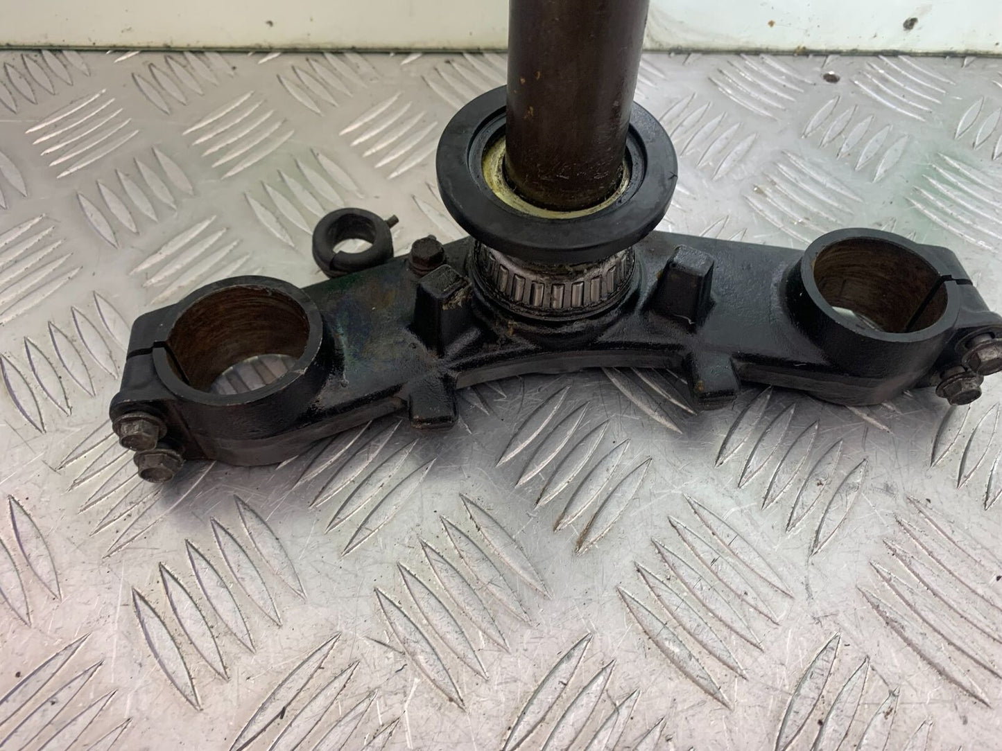 KAWASAKI Z750 Z 750 BOTTOM YOKE  YEAR 2004-2006  (CMB1104)