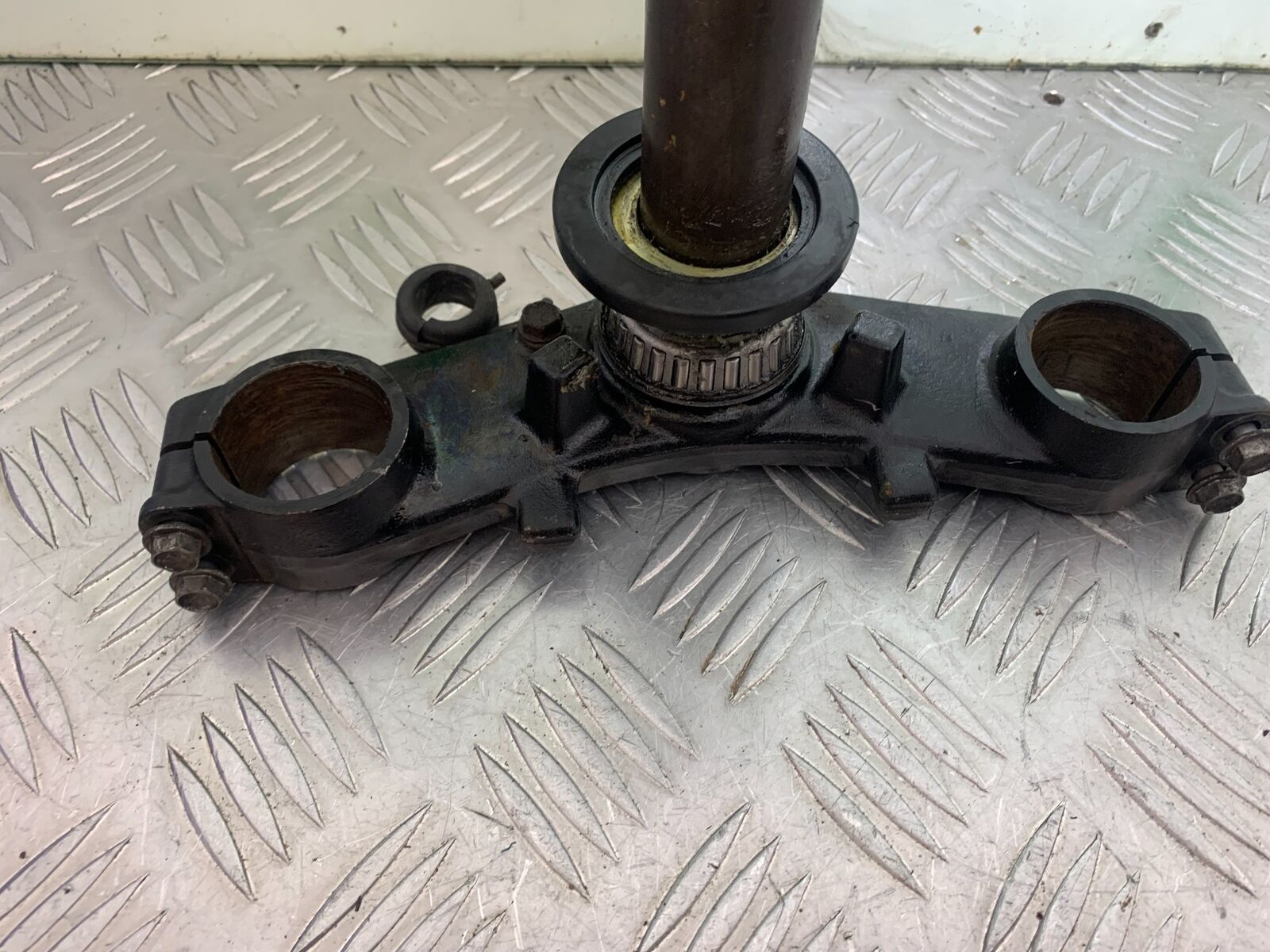 KAWASAKI Z750 Z 750 BOTTOM YOKE  YEAR 2004-2006  (CMB1104)