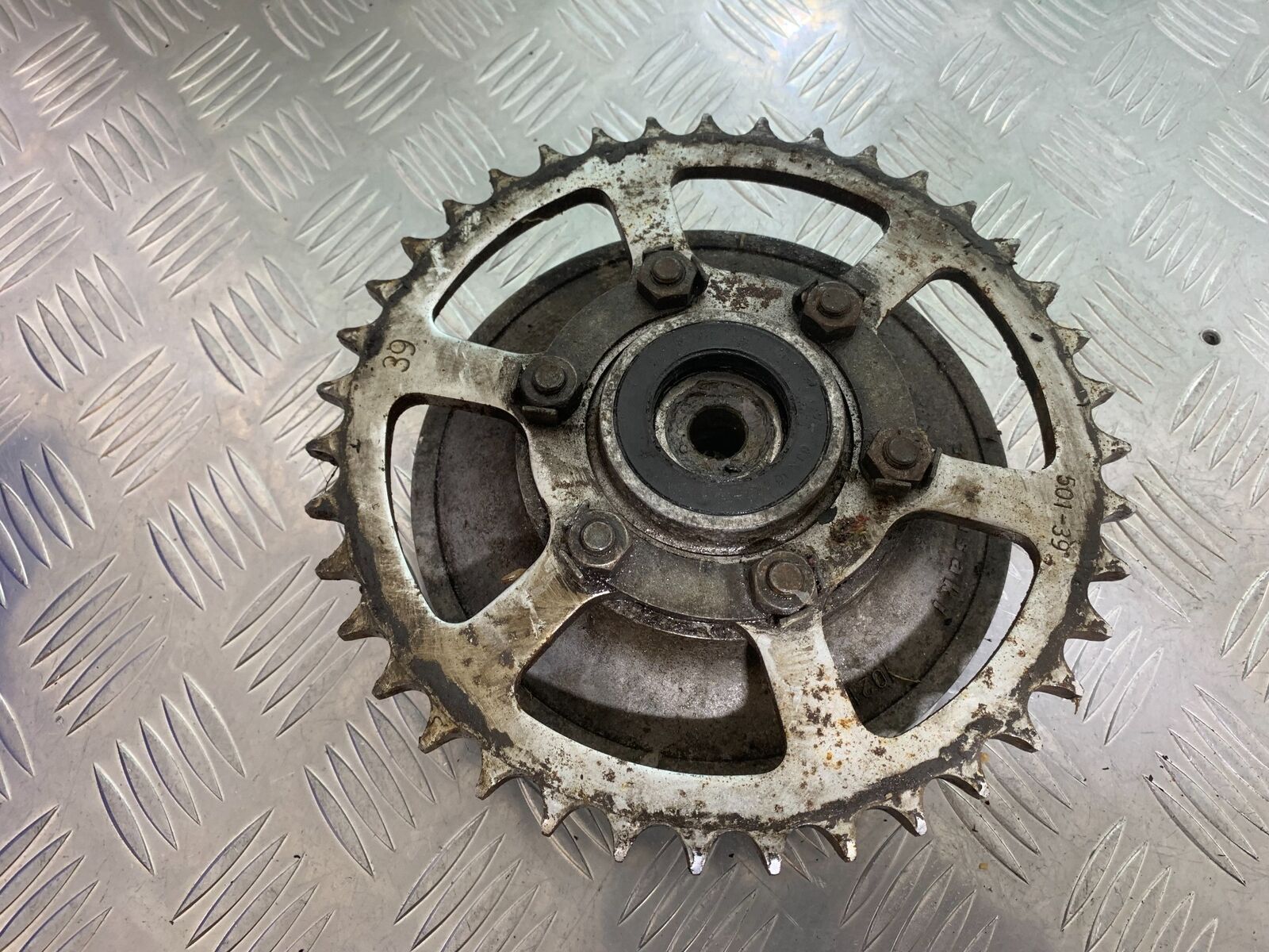 KAWASAKI Z650 Z 650 REAR SPROCKET CARRIER YEAR 1982-183