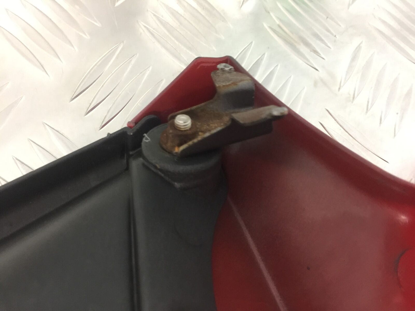 SINNIS TERRAIN 125 LEFT TANK COWL YEAR 2020 (STOCK 921)