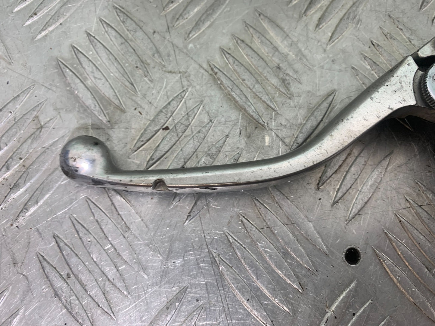TRIUMPH 675 STREET TRIPLE CLUTCH LEVER AND BRACKET   2013-2016 (CMB1186)