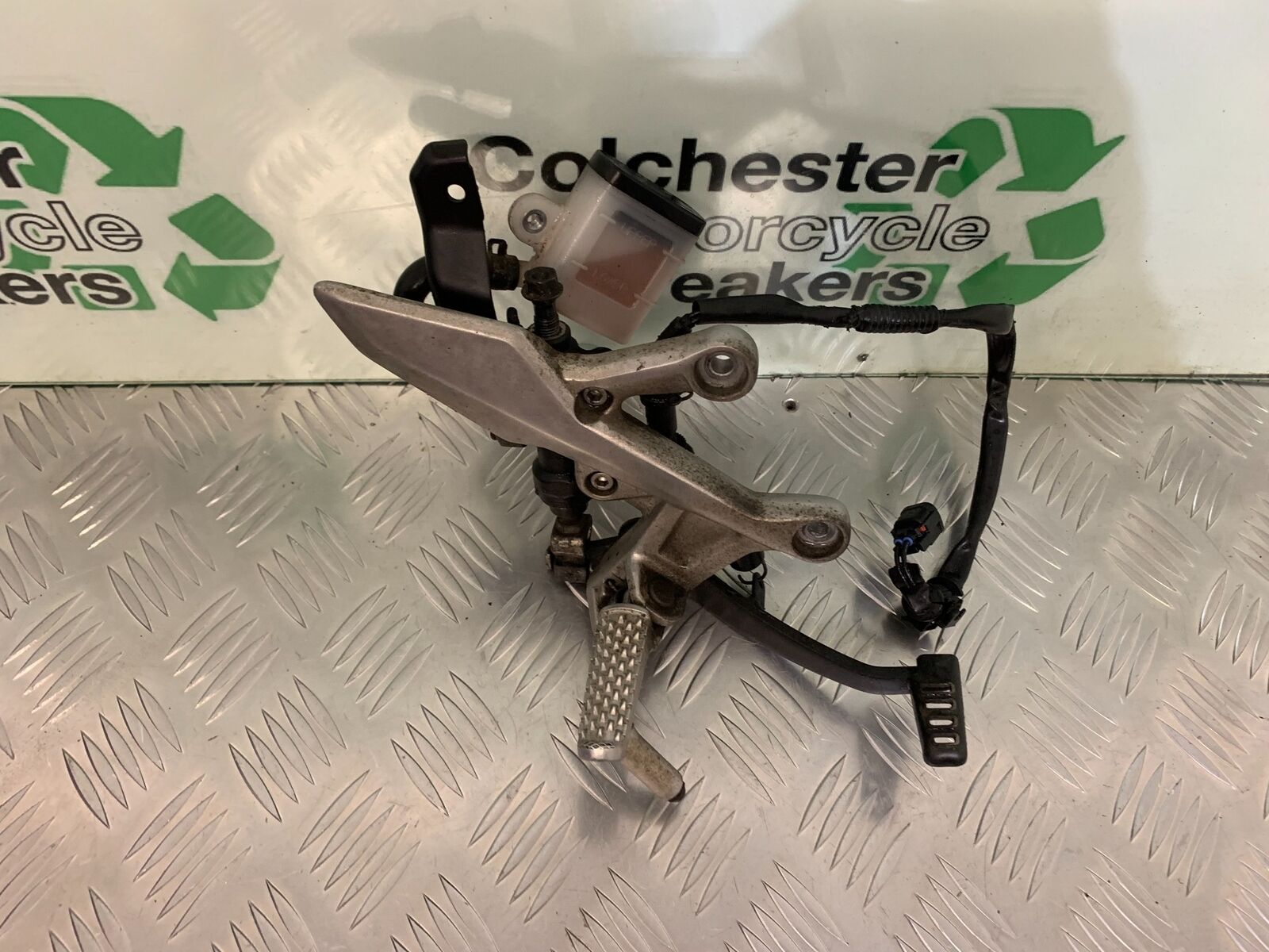 HONDA CB500 F CB500F FRONT RIGHT HANGER  YEAR 2022 (STOCK 951)