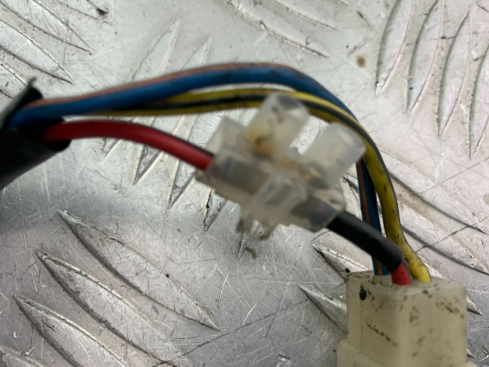 HONDA NTV 600 REVERE FUSE BOX  YEAR 1988-1996  (CMB1281)
