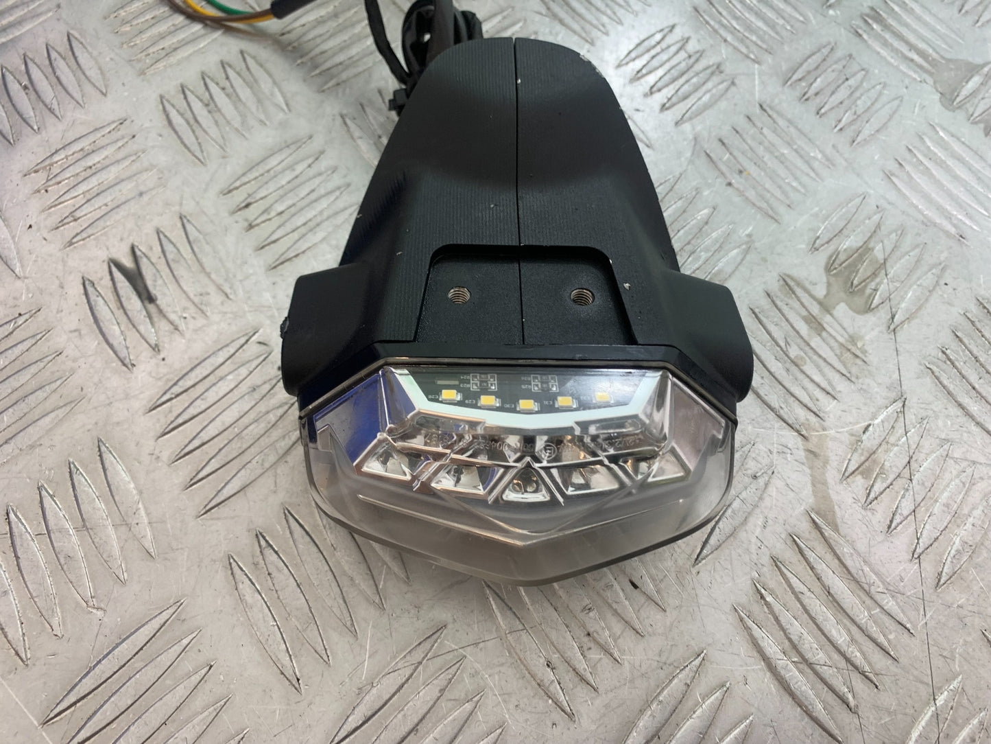 TRIUMPH TRIDENT 660 REAR LIGHT YEAR 2021-2024 (CMB1148)
