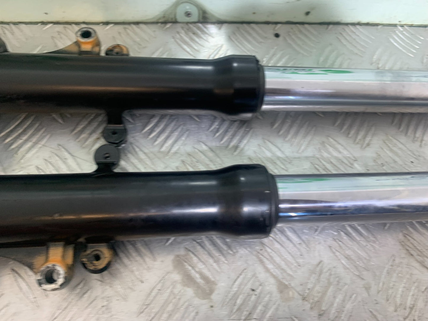 KAWASAKI ZX9R ZX9 E1 FORKS  YEAR 2000-01 (CMB1171)