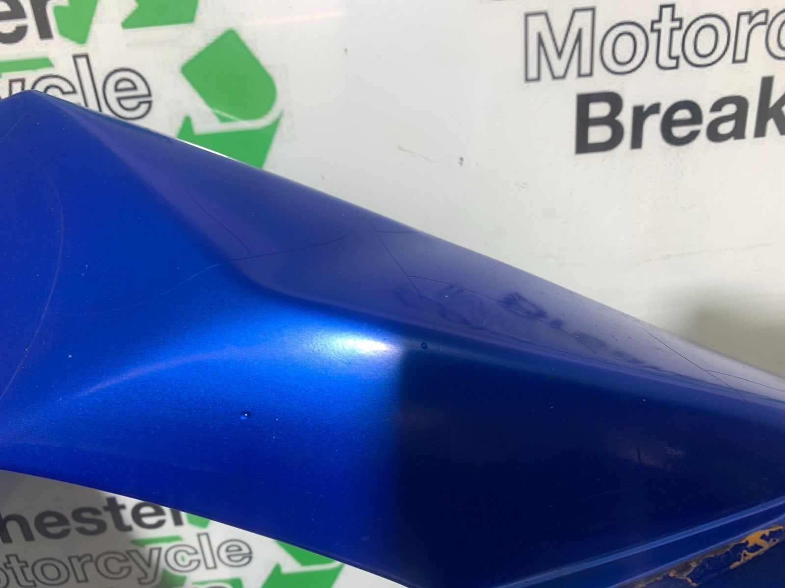 TRIUMPH 1050 SPRINT ST LEFT FAIRING PANEL   YEAR 2004-2007 (CMB1197)