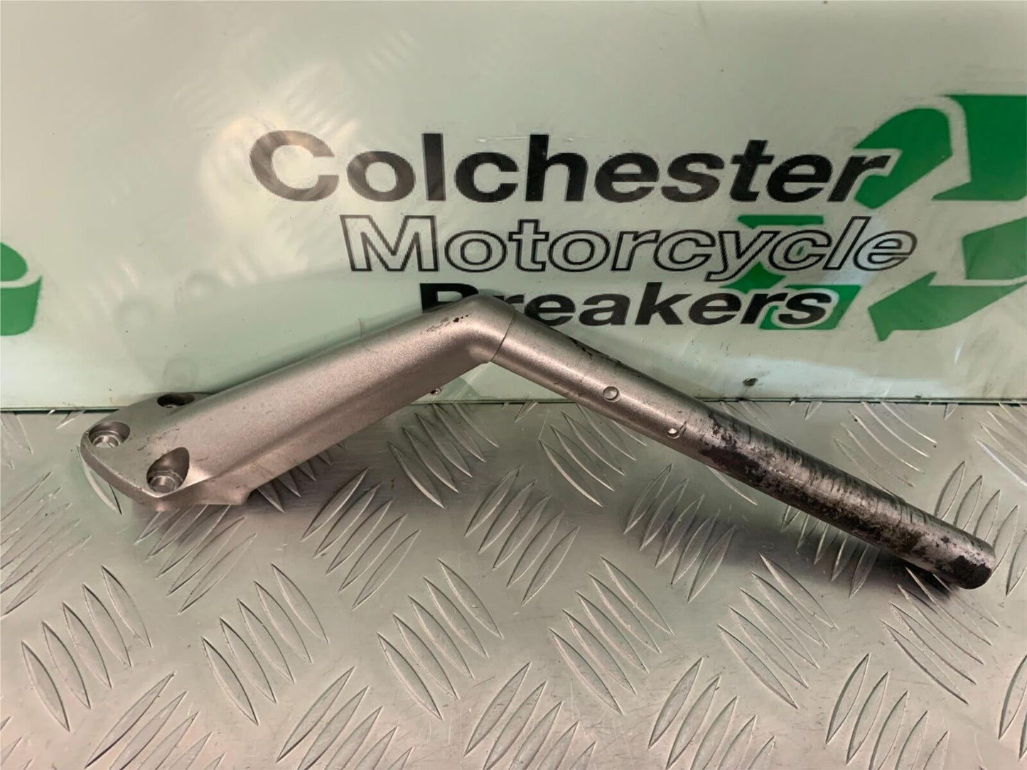 YAMAHA FJR1300 FJR 1300 RIGHT HANDLEBAR YEAR 2001-05 (STOCK 946)