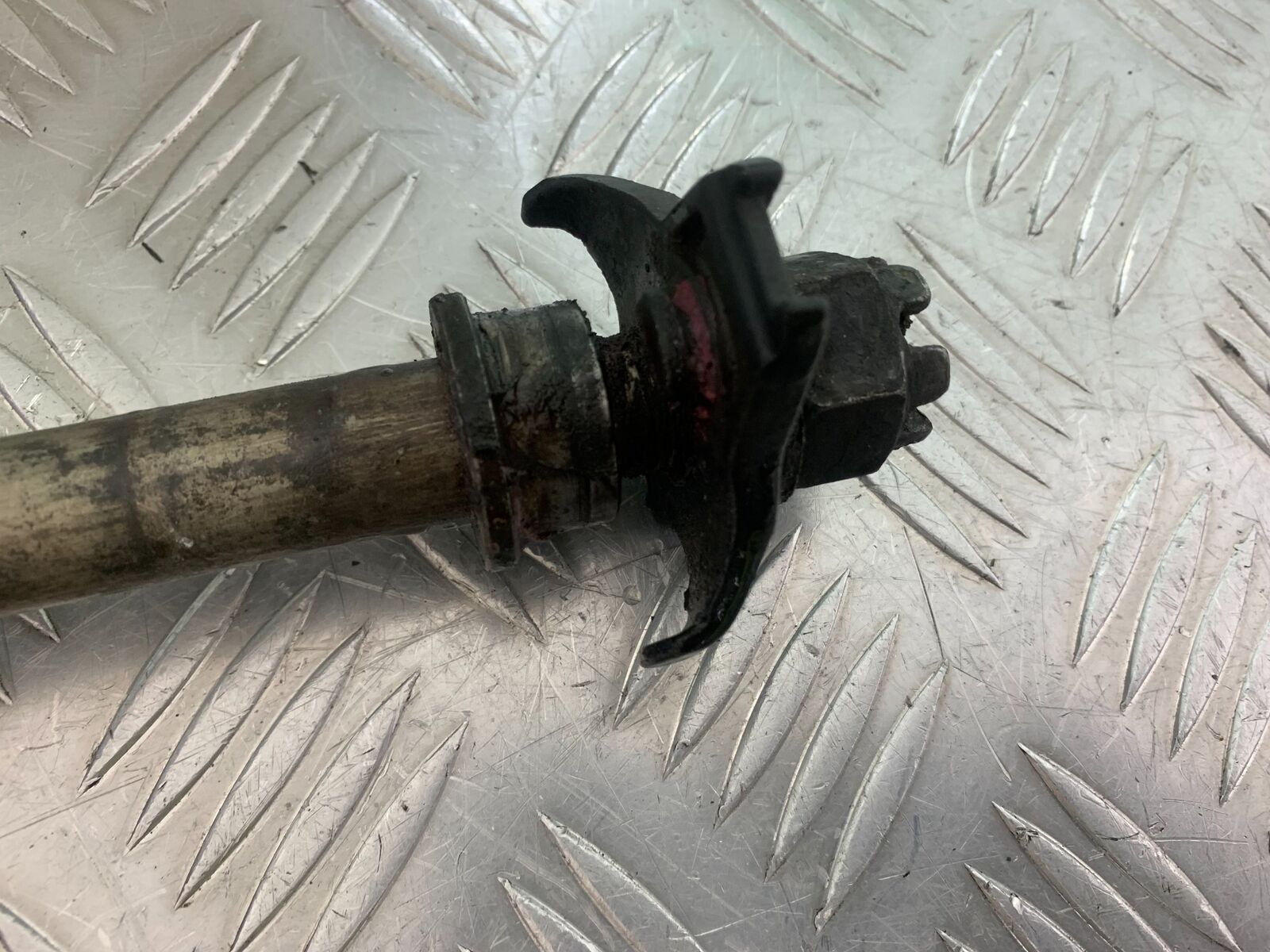 KAWASAKI Z650 ER650 KNFAN REAR WHHEL  SPINDLE YEAR 2022-2024 (CMB1112)