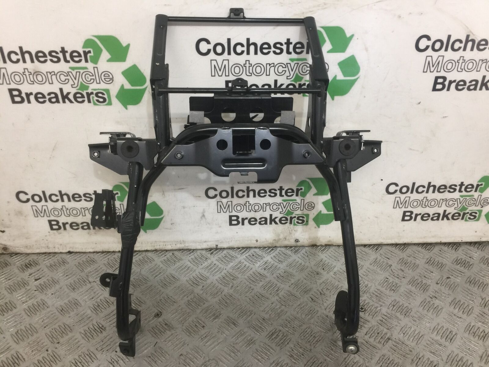 SUZUKI 650 BURGMAN FAIRING BRACKET   YEAR 2014-2018 (STOCK 769)