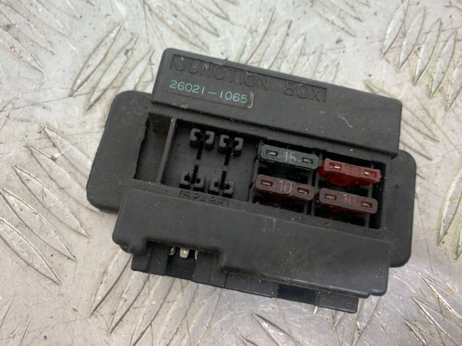 KAWASAKI GPX 750 GPX 750 FUSE BOX  YEAR 1990