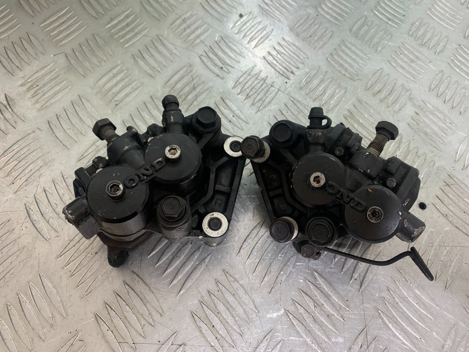 HONDA GL500 GL 500 SILVERWING FRONT BRAKE CALIPERS YEAR 1981-82  (CMB1168)