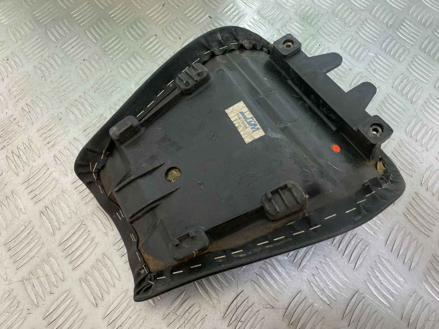 TRIUMPH T509 SPEED TRIPLE FRONT SEAT YEAR 1997-1998 (CMB1144)