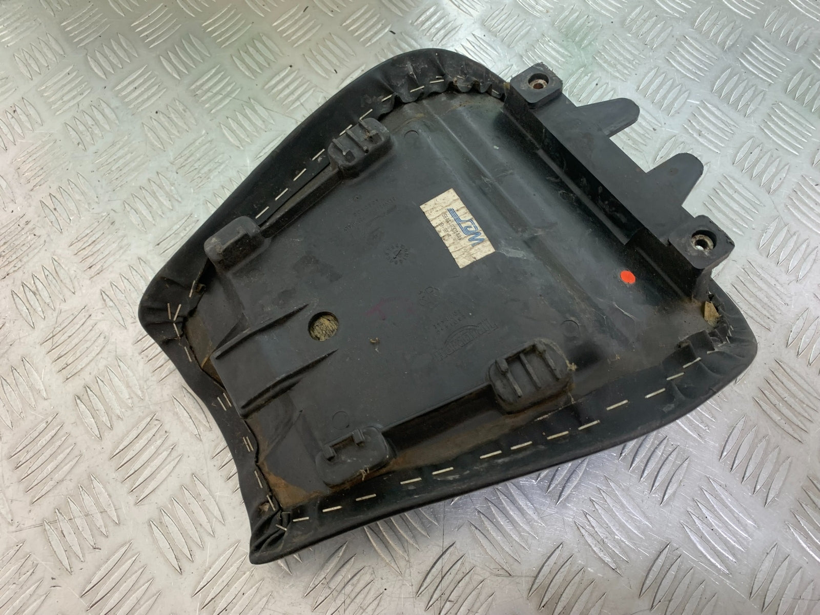 TRIUMPH T509 SPEED TRIPLE FRONT SEAT YEAR 1997-1998 (CMB1144)