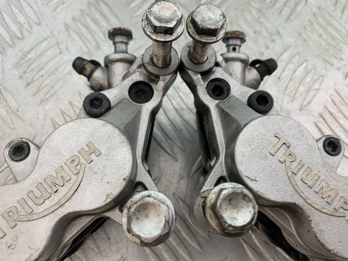 TRIUMPH THUNDERBIRD 1600 FRONT BRAKE CALIPERS  YEAR 2011 (CMB1107)