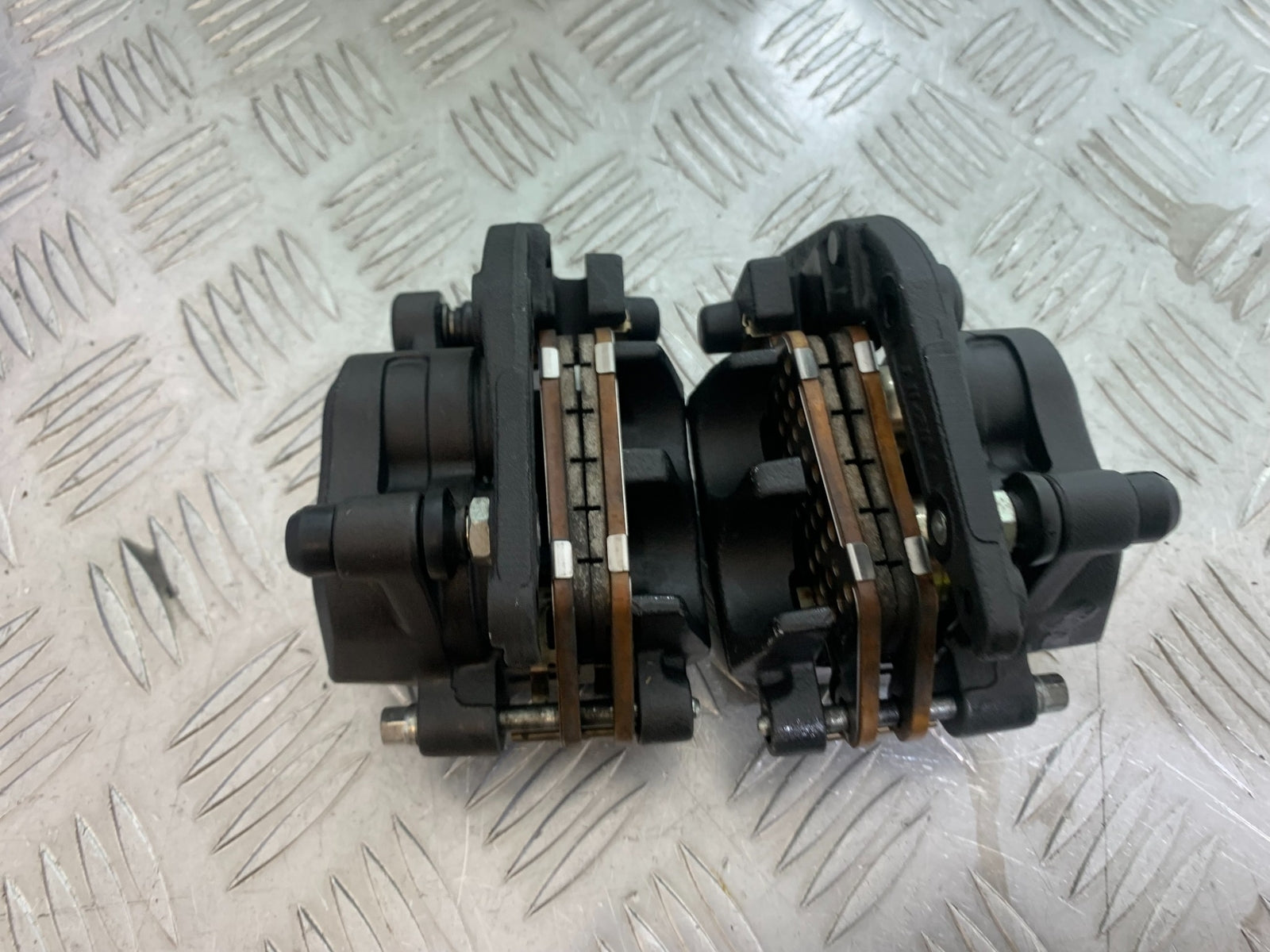 TRIUMPH TRIDENT 660 FRONT BRAKE CALIPERS   YEAR 2021-2024 (CMB1148)