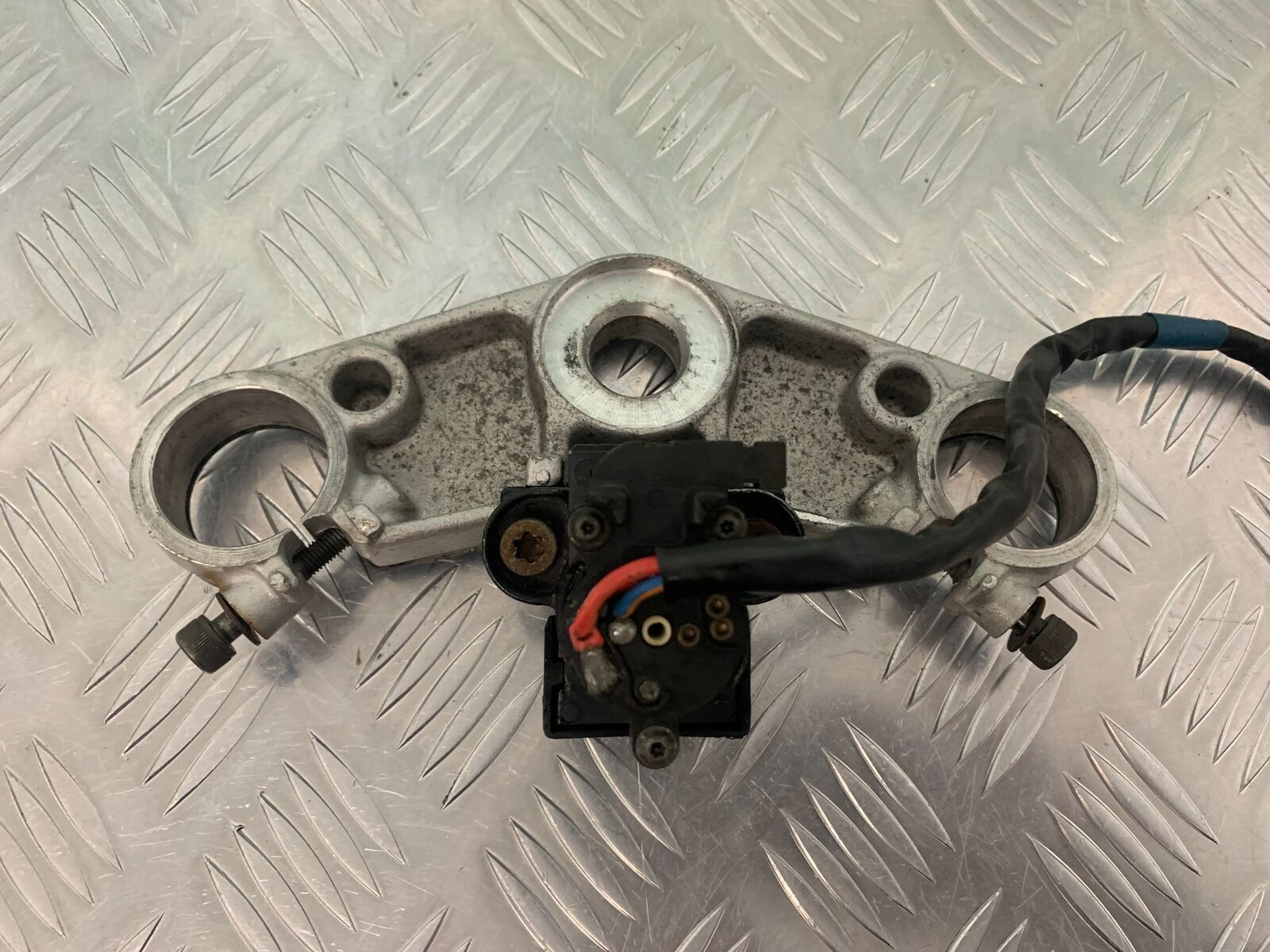 HONDA CBR 400 NC23 TRI-ARM TOP YOKE  YEAR 1987-89 (STOCK 969)
