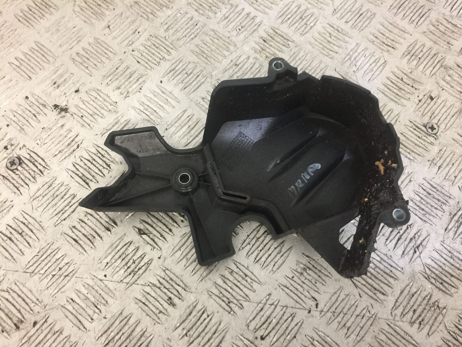 KAWASAKI Z400 Z 400 SPROCKET COVER  YEAR 2019  (STOCK 672)