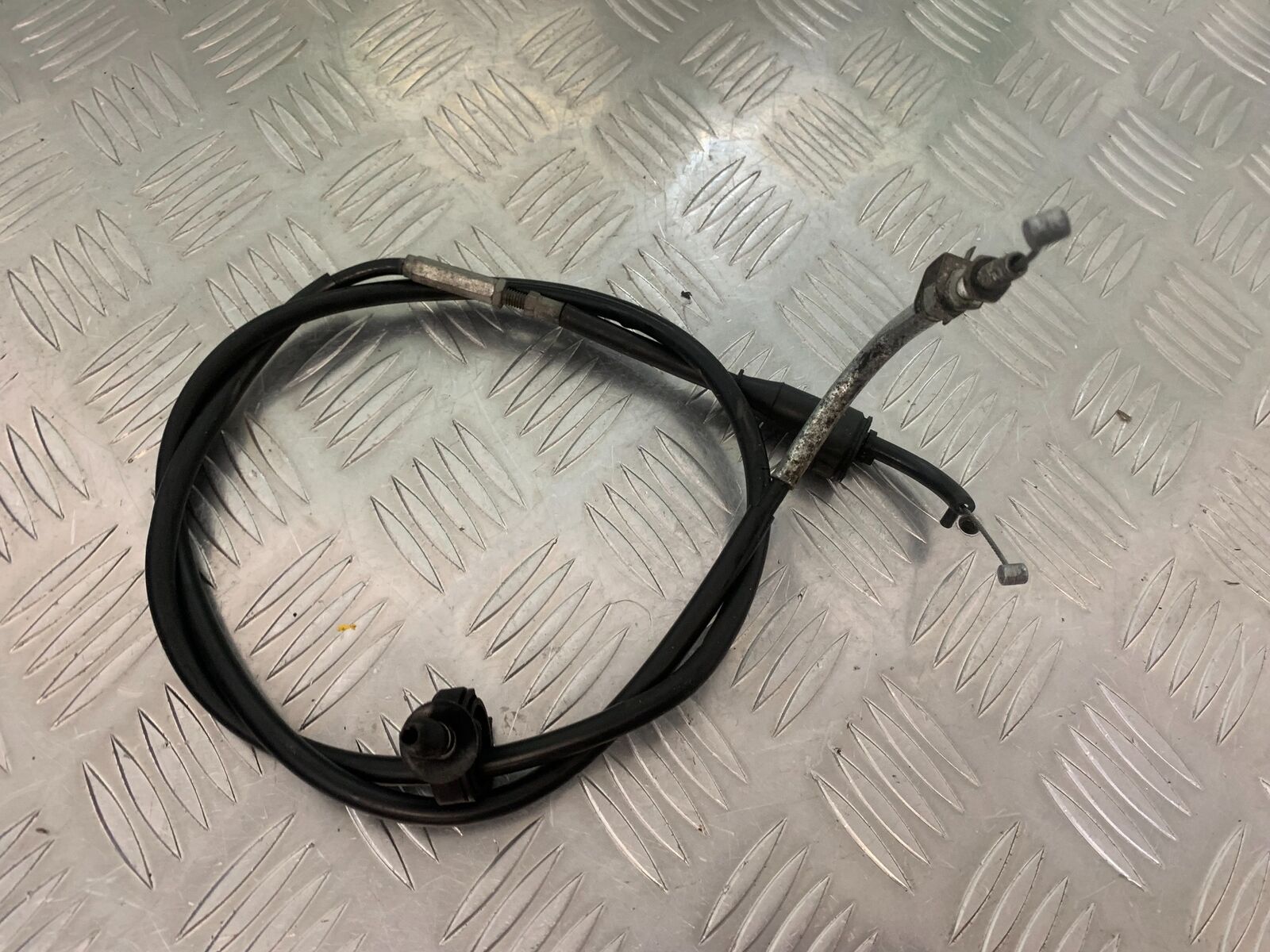 TRIUMPH 955I SPRINT RS THROTTLE CABLES   YEAR 1999-04 (STOCK 989)