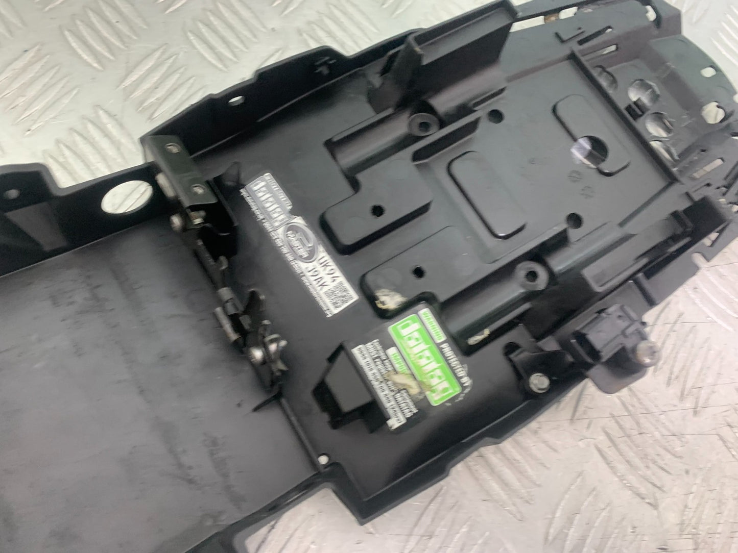 TRIUMPH 675 STREET TRIPLE RX UNDERTRAY    2015- 2017 (CMB1299)