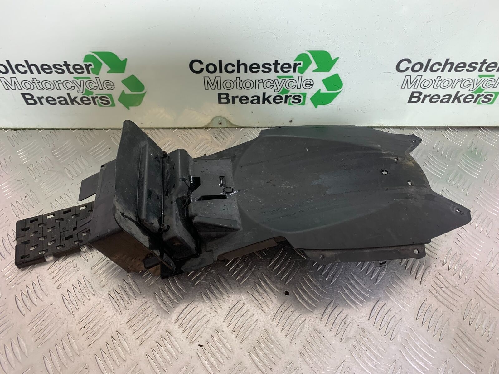 SUZUKI SV1000 SV 1000 K4 UNDERTRAY  YEAR 2003-2007 (CMB1042)