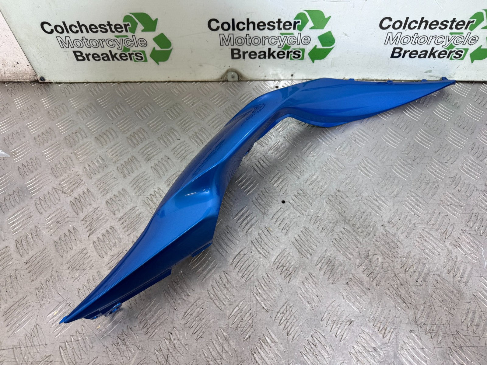 SUZUKI GSXR 125 GSX R125 LEFT SEAT PANEL YEAR 2017 - 2023