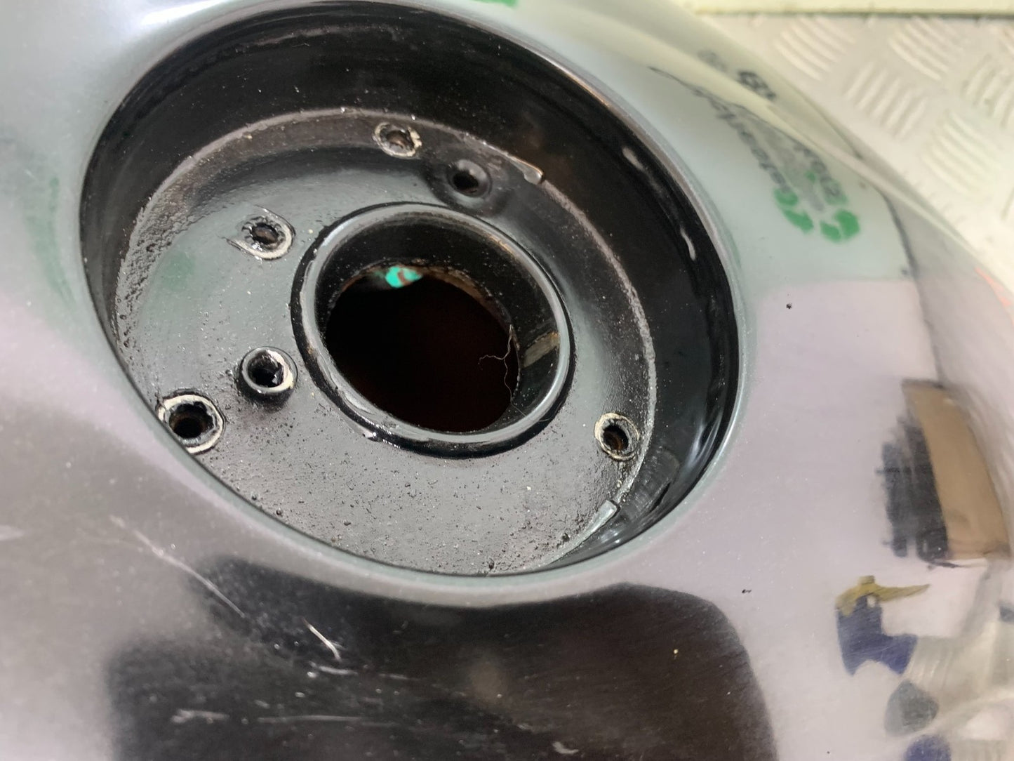 TRIUMPH SPEED TRIPLE R 1050 PETROL TANK 2009 (CMB1183)