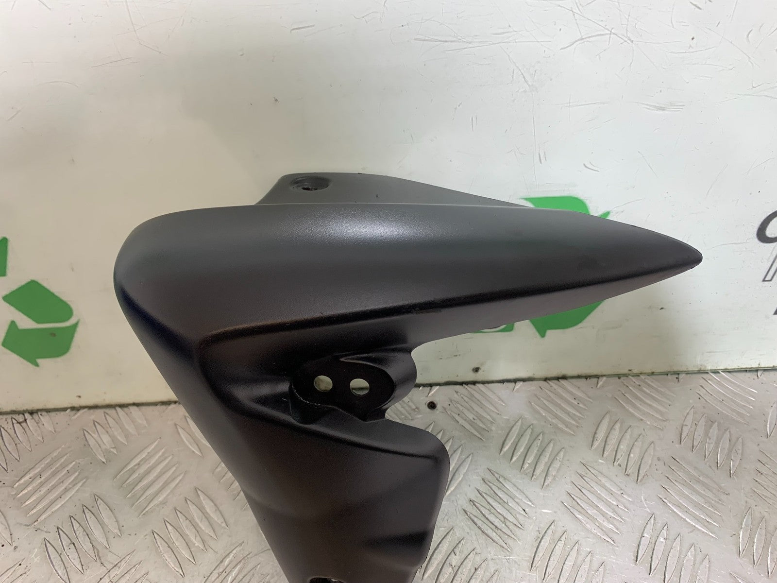 TRIUMPH SPEED TRIPLE R 1050 LEFT RADIATOR COVER  2009 (CMB1183)