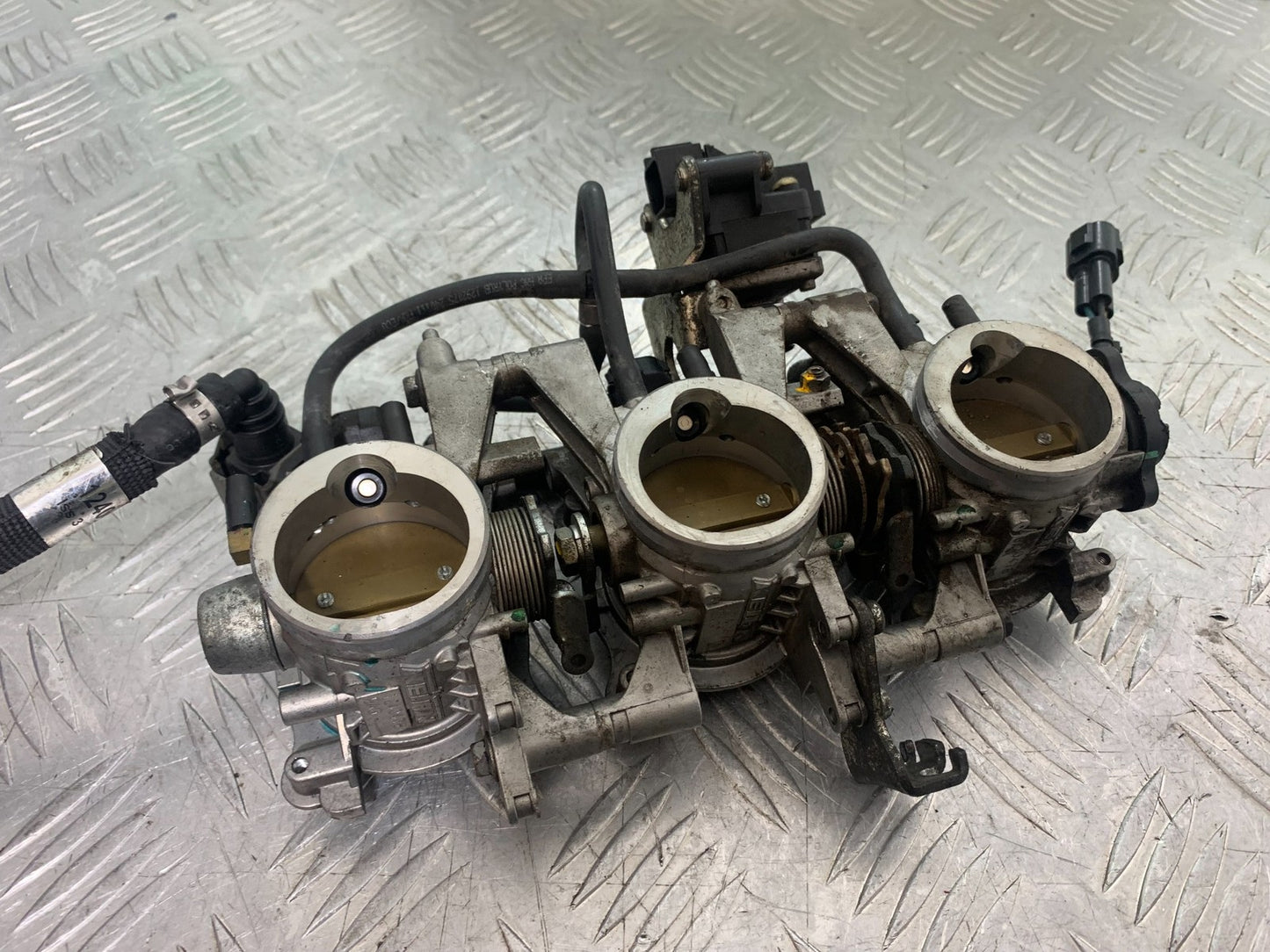 TRIUMPH 675 STREET TRIPLE R THROTTLE BODIES  YEAR 2013 - 2016 (CMB1221)