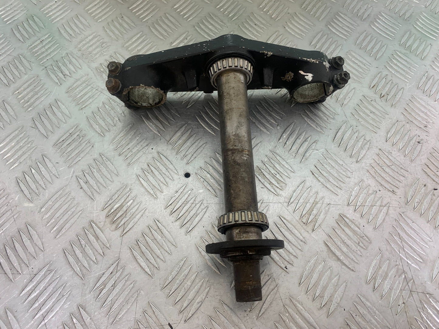 KAWASAKI ZZR1100 D BOTTOM YOKE   YEAR 1993-2001 (CMB1164)