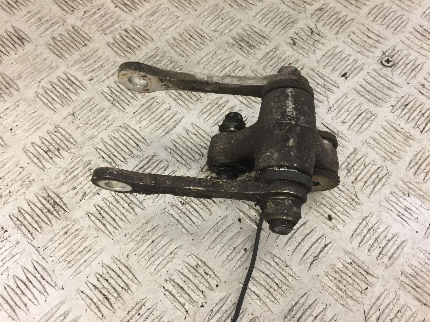 HYOSUNG GT250 COMET SHOCK LINKAGE  YEAR 2007 (STOCK 682)