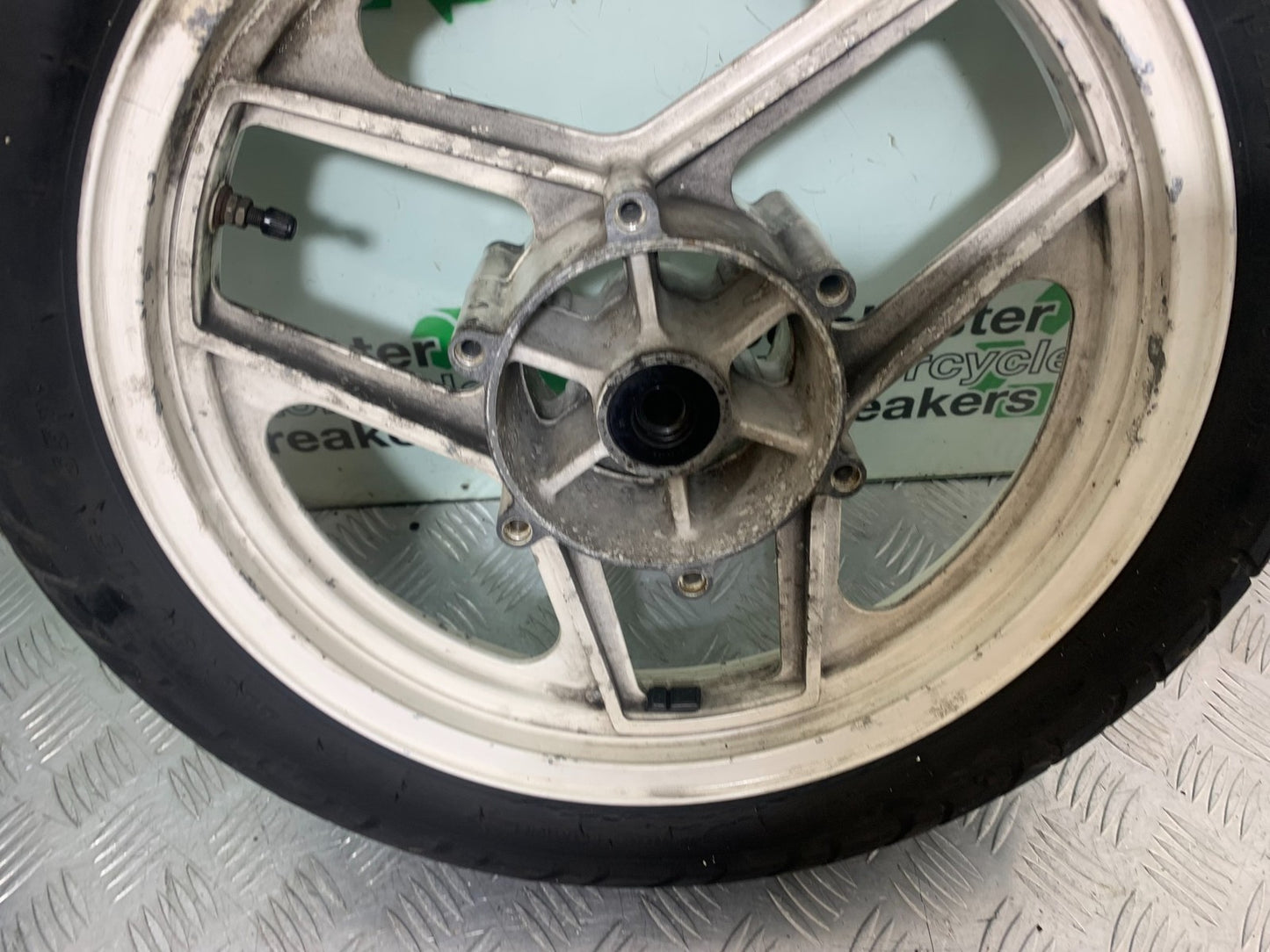 KAWASAKI GPZ600 GPZ 600 FRONT WHEEL  YEAR 1988-90 (CMB1258)