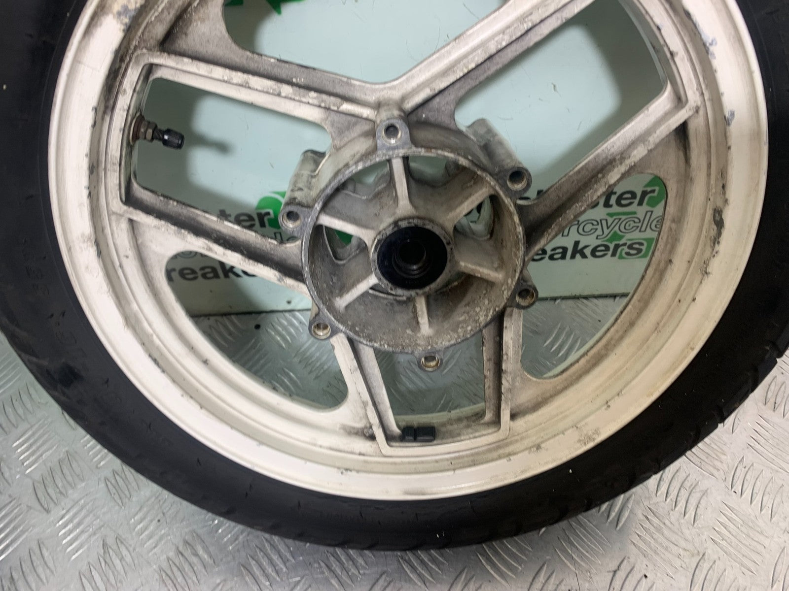 KAWASAKI GPZ600 GPZ 600 FRONT WHEEL  YEAR 1988-90 (CMB1258)