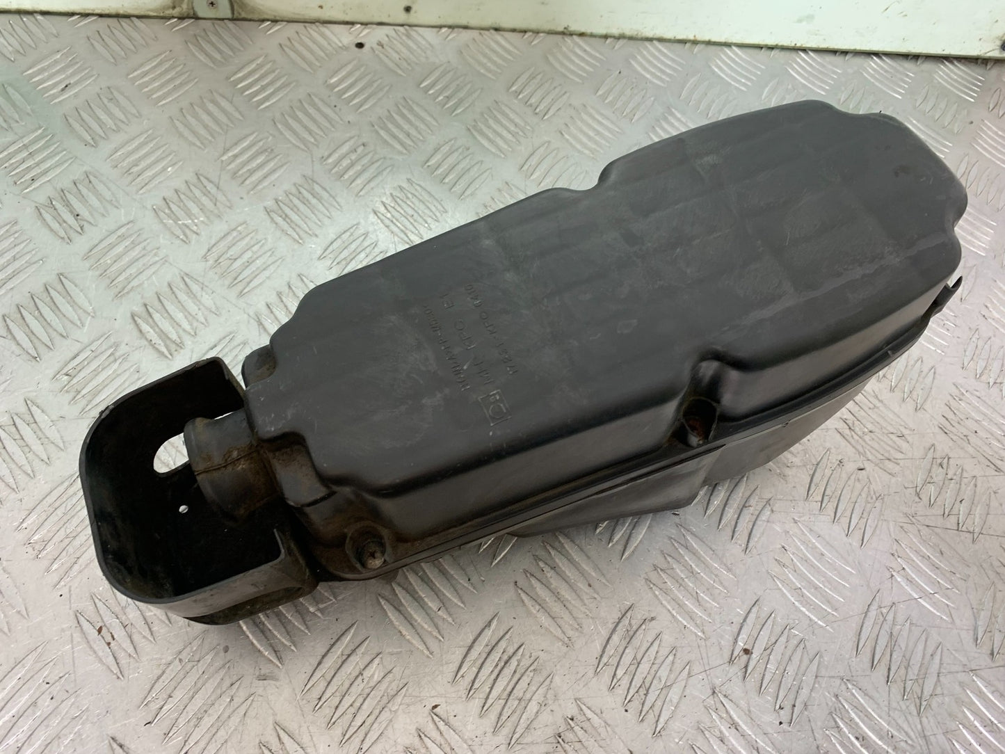 HONDA XL125 VARADERO AIRBOX   YEAR 2001-2006  (CMB1304)
