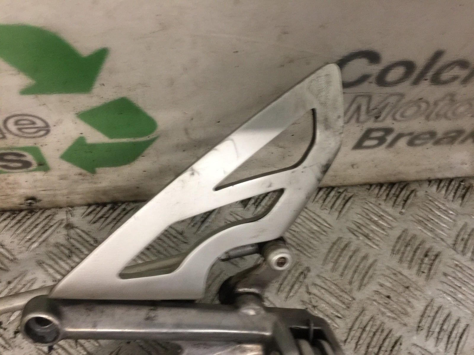 TRIUMPH 675 DAYTONA FRONT LEFT HANGER COMPLETE  YEAR 2006-2008 (STOCK 789)