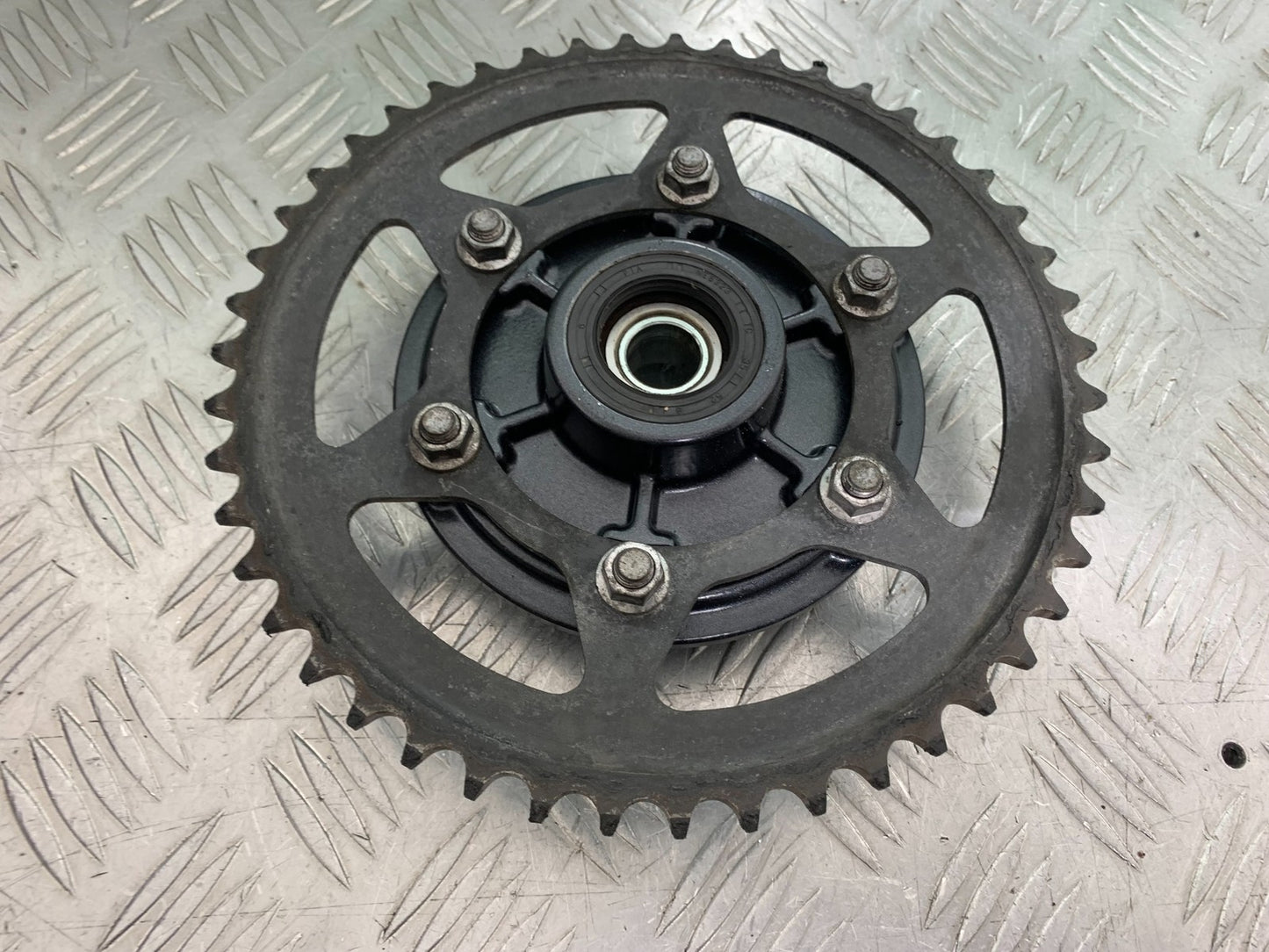TRIUMPH 675 STREET TRIPLE RX SPROCKET CARRIER  2015- 2017 (CMB1299)